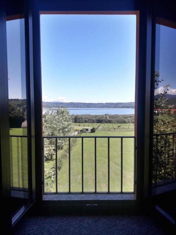 Hotel Equirelais à Lomnago Extérieur photo