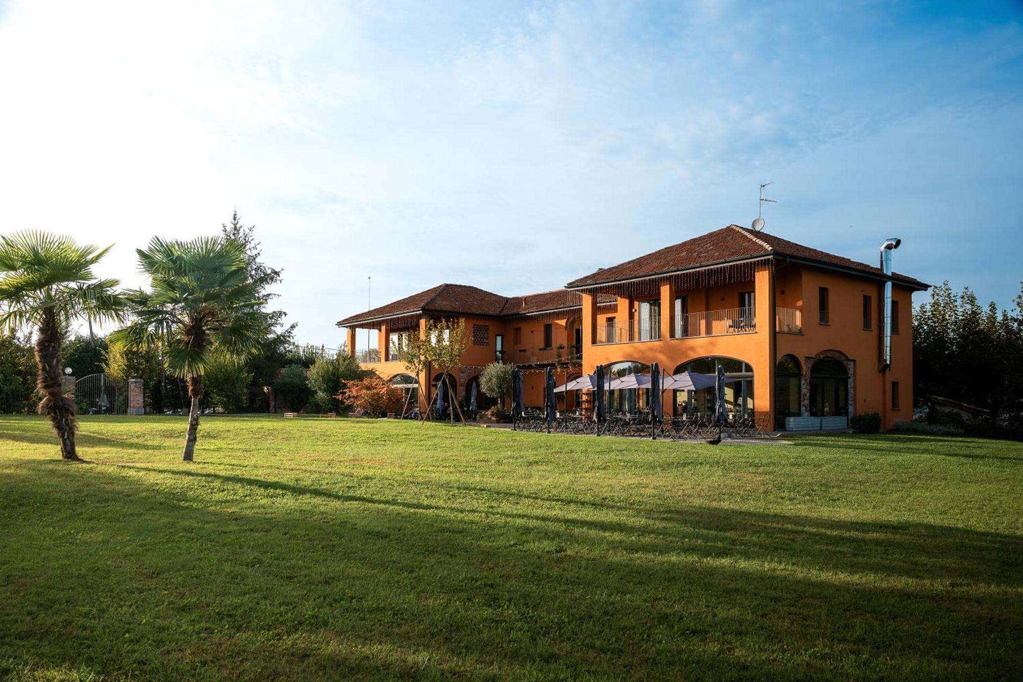 Hotel Equirelais à Lomnago Extérieur photo