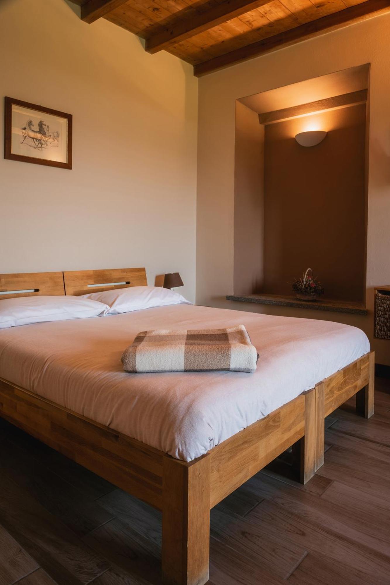 Hotel Equirelais à Lomnago Extérieur photo