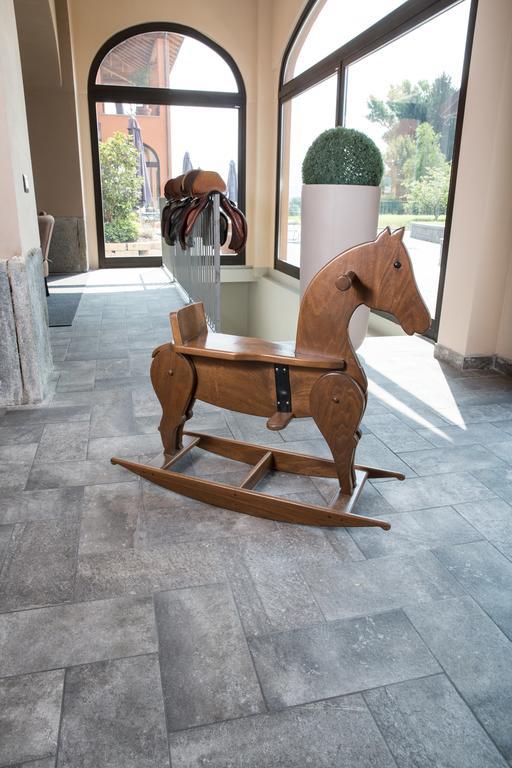 Hotel Equirelais à Lomnago Extérieur photo