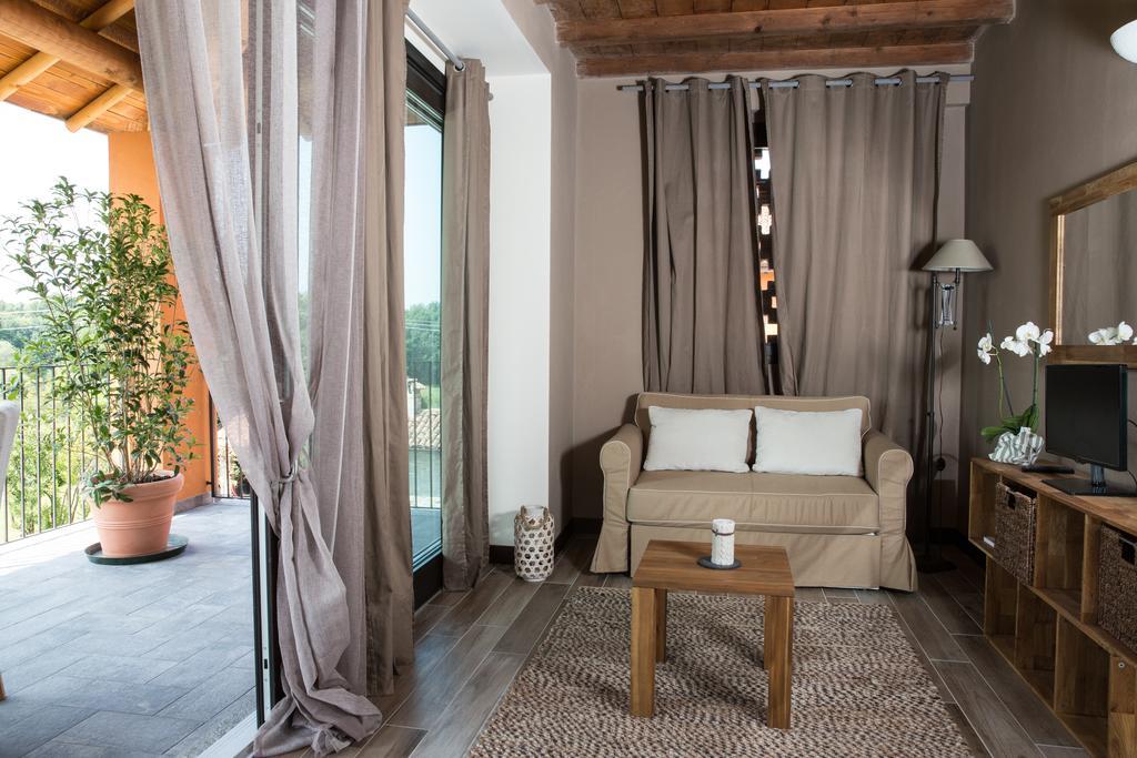 Hotel Equirelais à Lomnago Extérieur photo