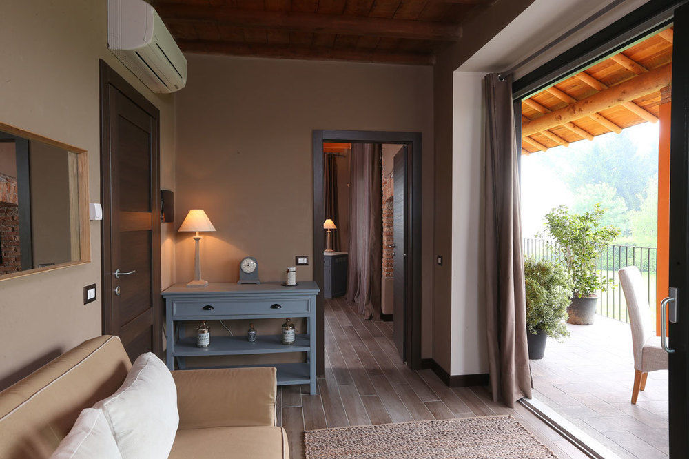 Hotel Equirelais à Lomnago Extérieur photo