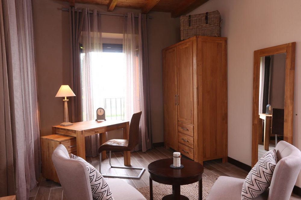 Hotel Equirelais à Lomnago Extérieur photo